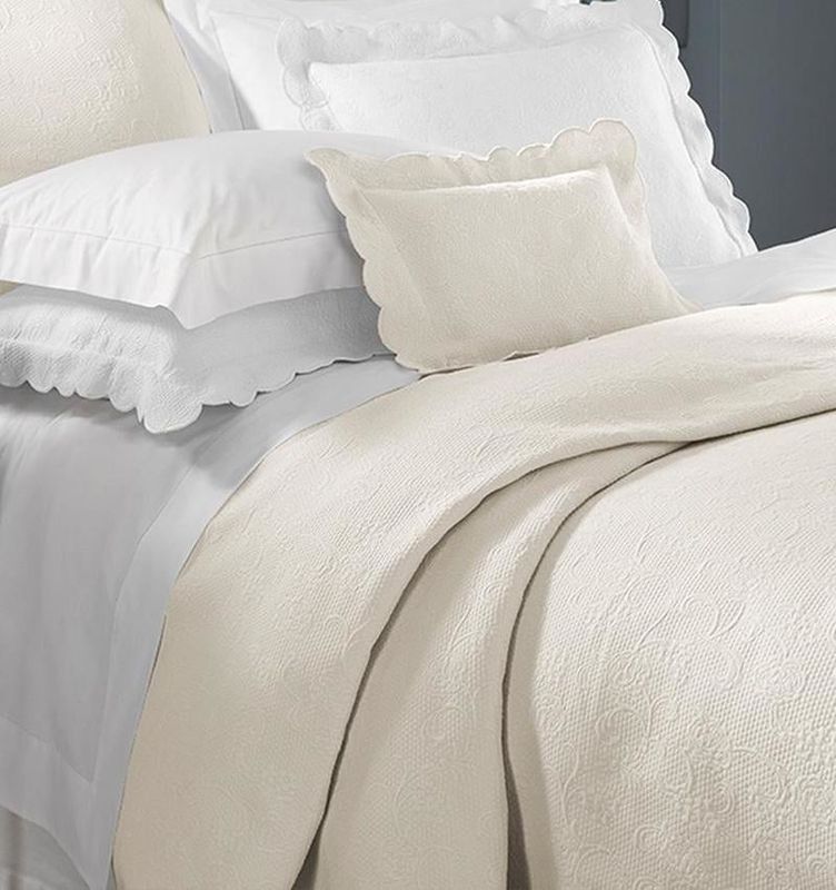 Alice Pink Coverlet - Twin