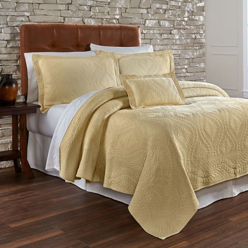 Suzi Maize Coverlet - Queen