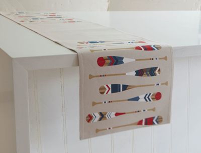 Paddles, Size: Table Runner