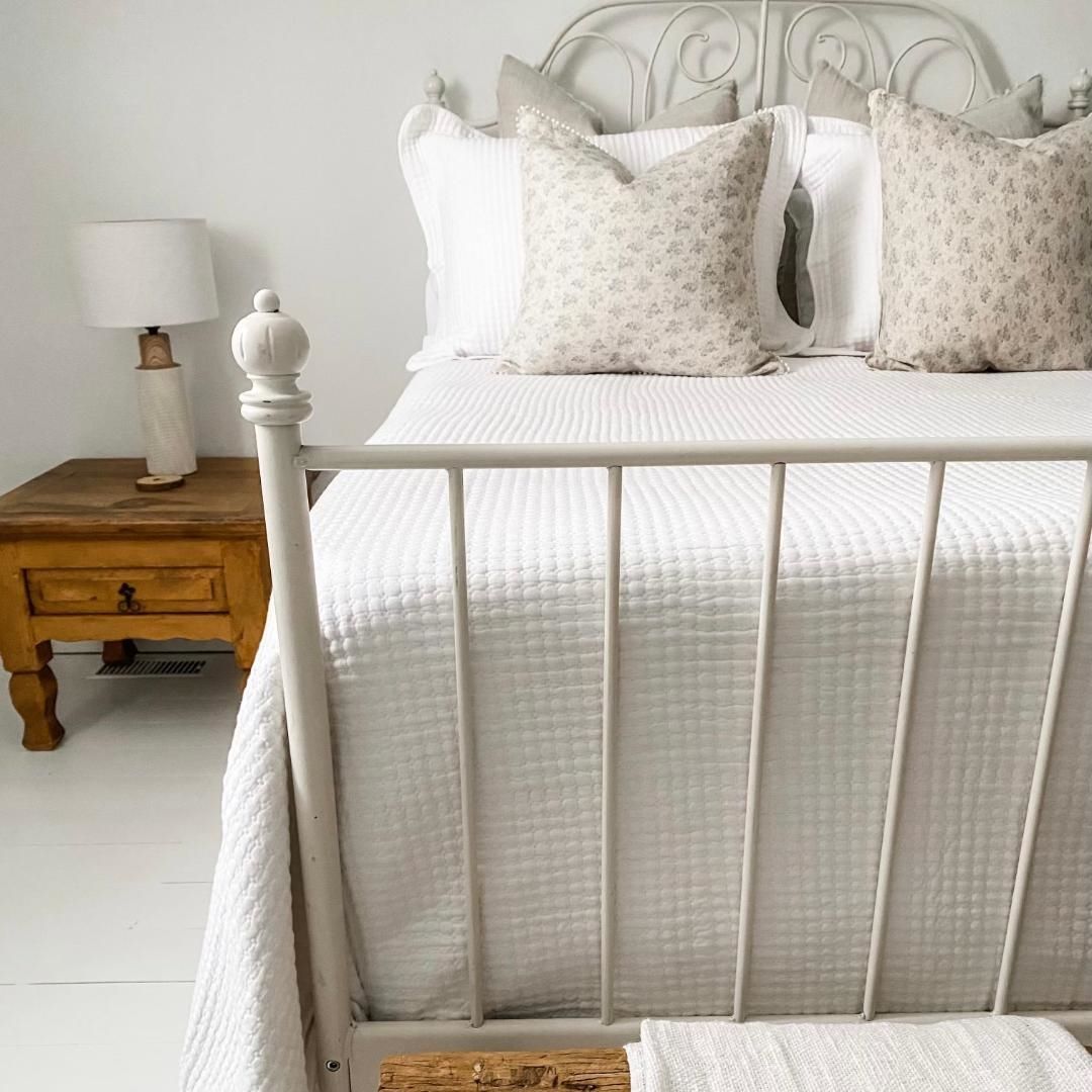 Waffle White Quilt Set -