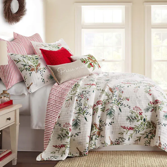 Winterberry Forest Quilt Set