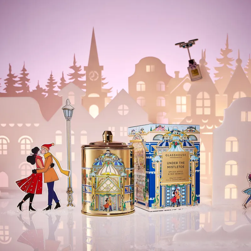 380g Candle - Under the Mistletoe