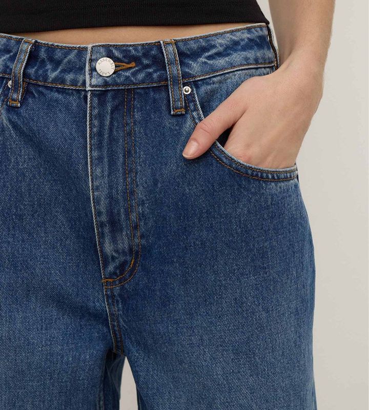 Low Curve Mid Rise Jean - Mid Blue