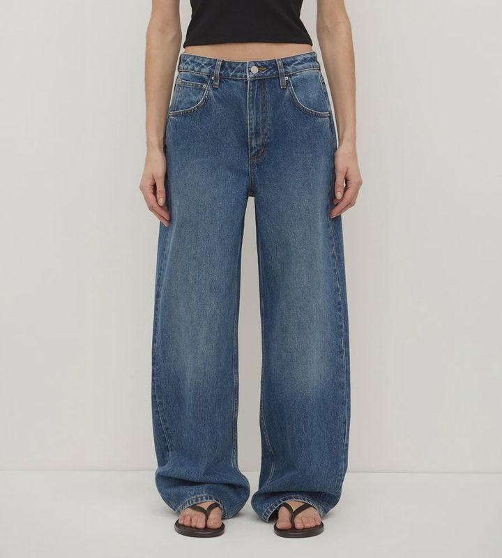 Low Curve Mid Rise Jean - Mid Blue