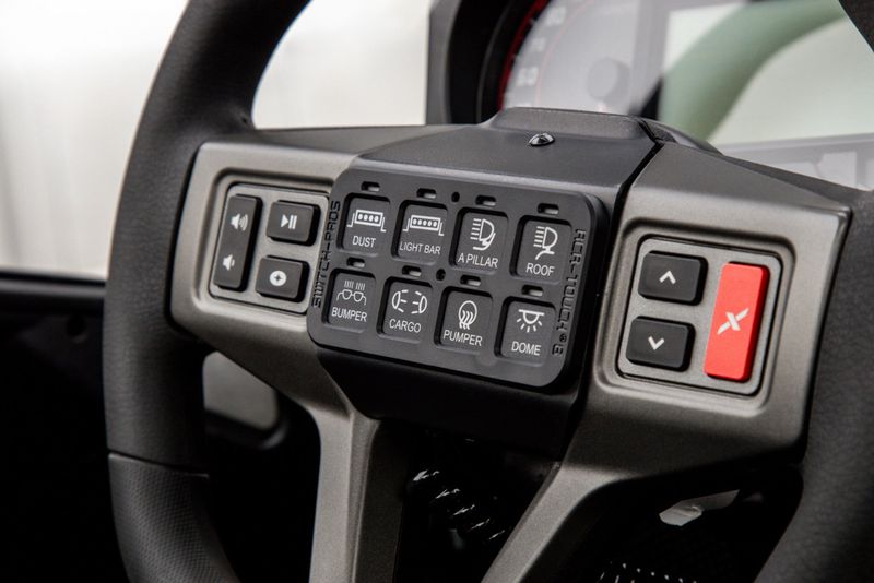 Switch Pros 9100 switch panel with steering wheel mount