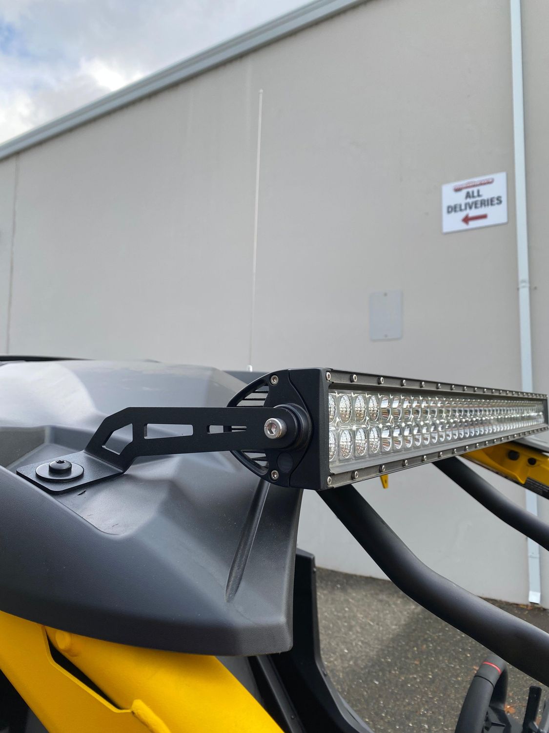 Can-Am Maverick R Light Bar Brackets, Style: Baja Designs OnX6 40" Arc LED Light Bar