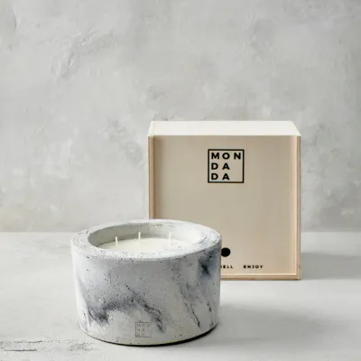 Geurkaars Mon Dada, Urban Grey, Medium, Geur &#39;Desire Sky&#39;