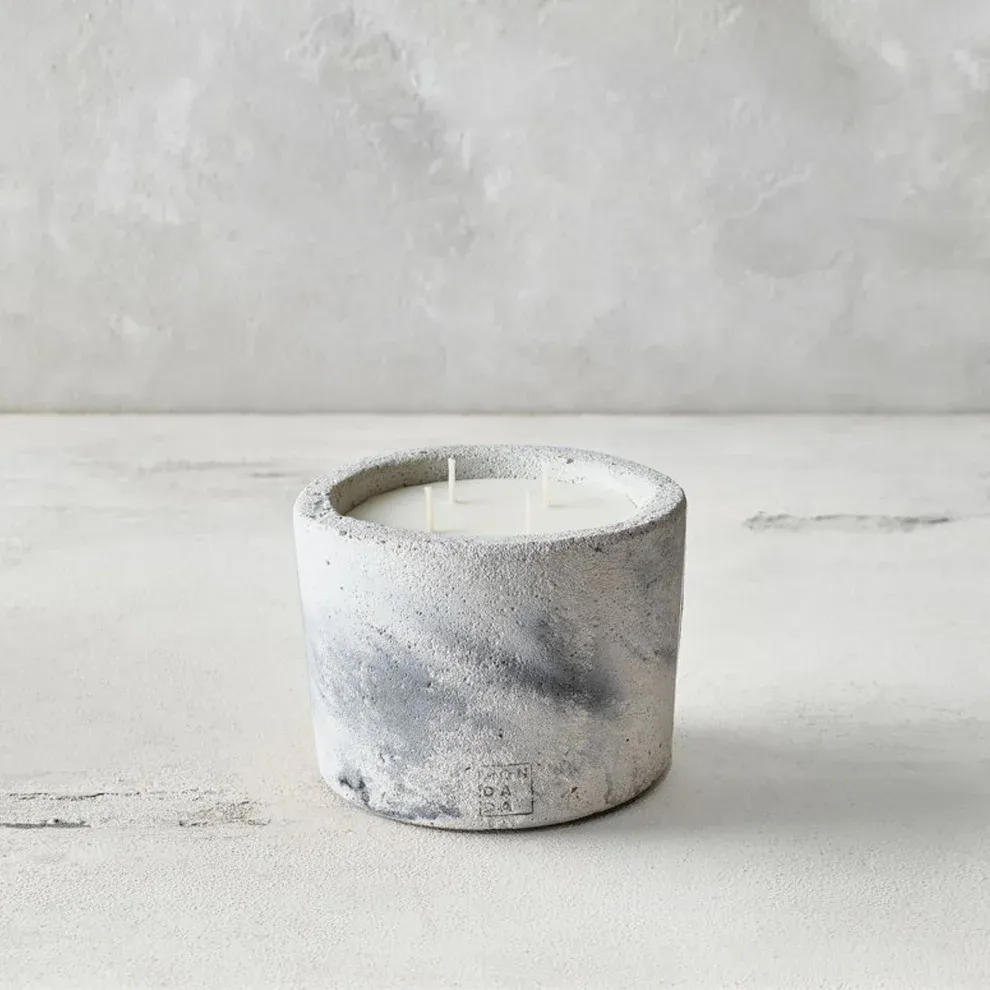 Geurkaars Mon Dada, Urban Grey, Small, Geur &#39;Desire Sky&#39;