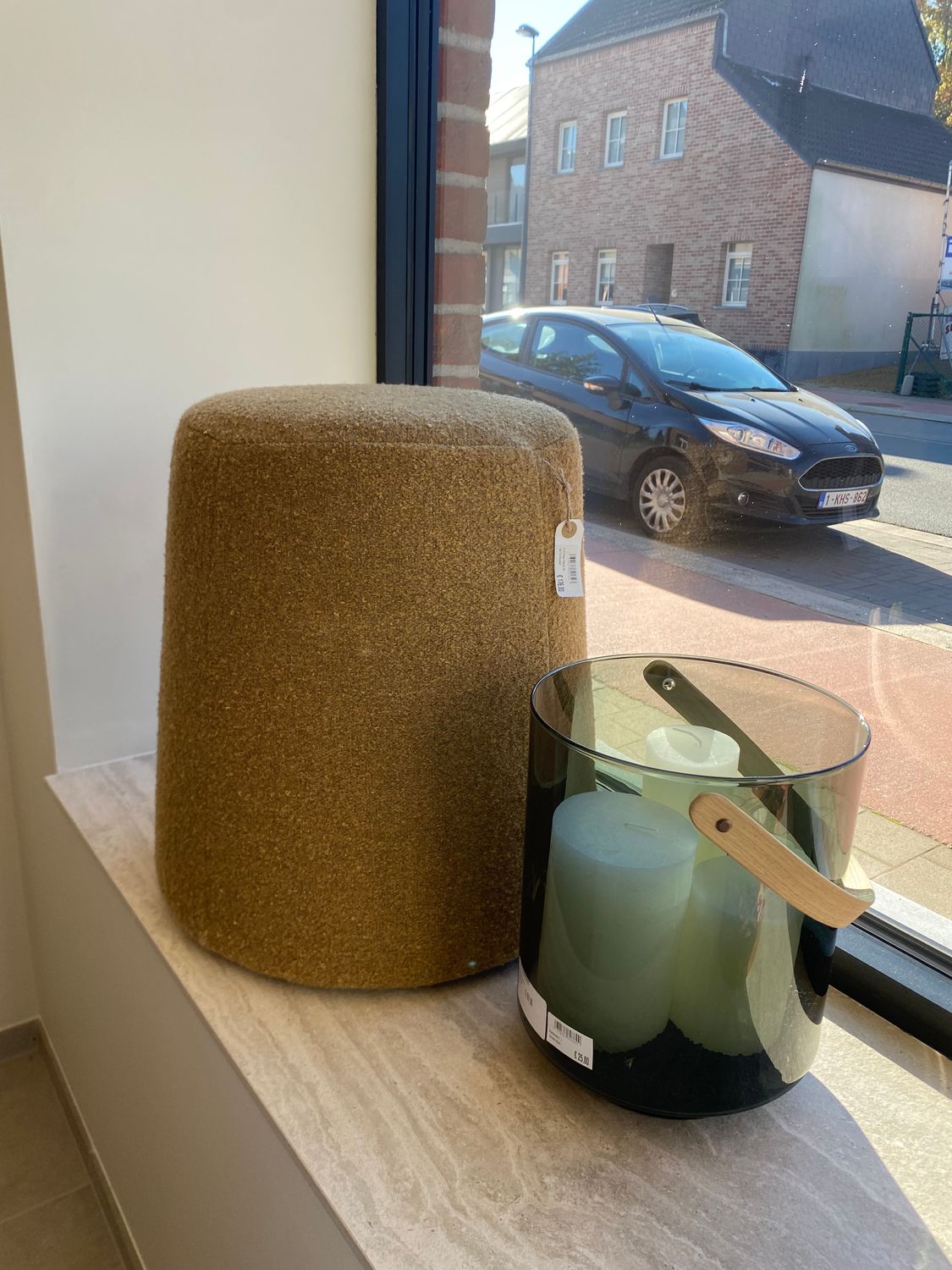 OUTLET_Poef Passe Partout, DJ Tab Felt Mustard toonzaalmodel