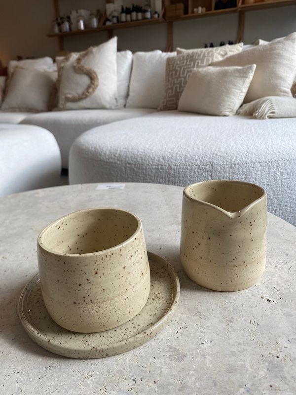 Dunes, handgedraaide keramiek, kannetje