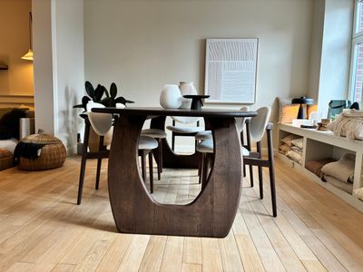 Bali tafel 2.40 x1.15, oak chestnut Toonzaalmodel