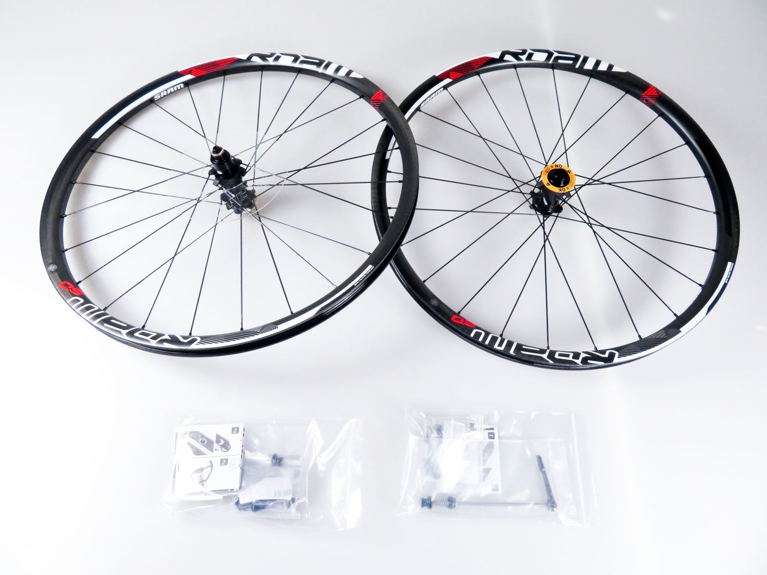 SRAM Roam 60 CARBON 27,5&quot; Laufradsatz 12x142 mm Draht tubeless XD