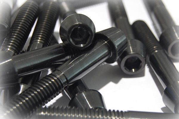 Titanschraube M8 x 50 konisch Grade 5 schwarz Feingewinde