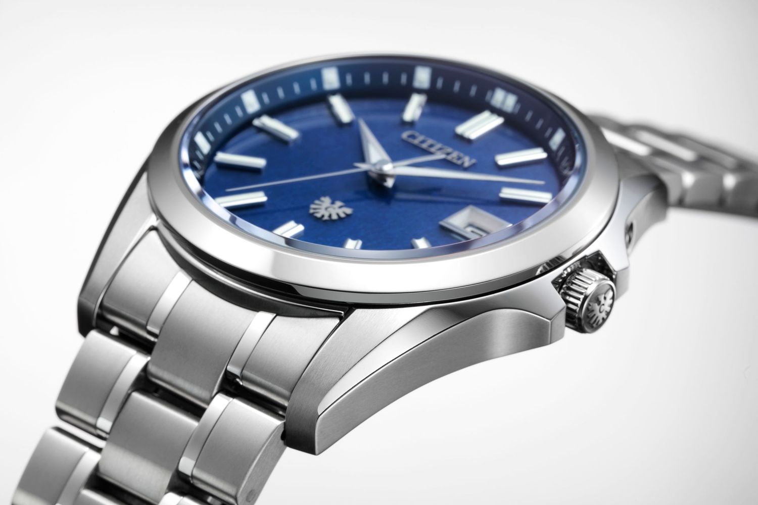 The Citizen Eco Drive Super Titanium™ / Japanese Washi paper dial