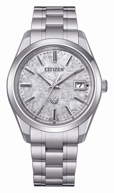 The Citizen Super Titanium™ AQ4100-57B The Citizen Super Titanium™ AQ4100-57B