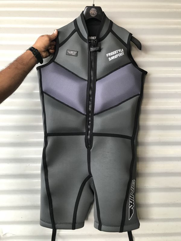 Wing Freestyle Barefoot S-less wetsuit SIZE MEDIUM, GREY