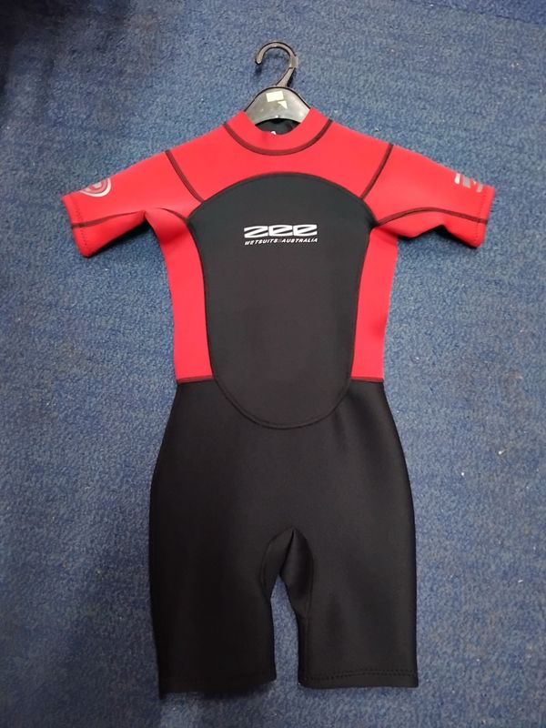 ZEE KIDS SPRING SUIT SIZE 14 RED/BLACK