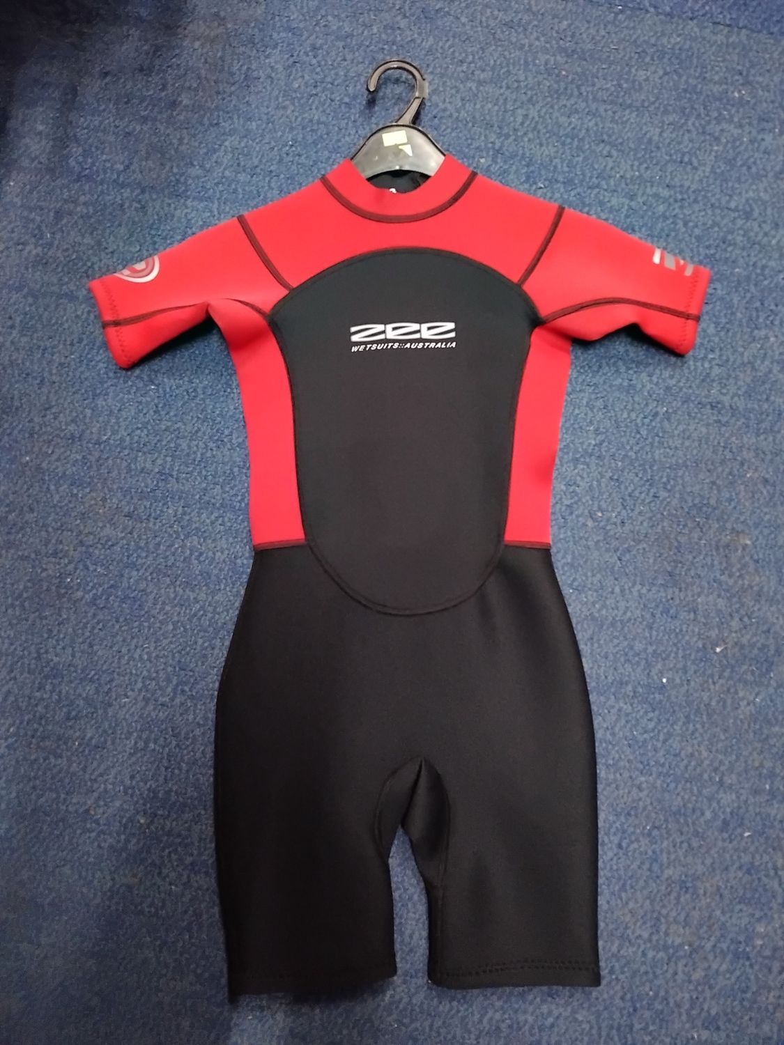 ZEE KIDS SPRING SUIT SIZE 8 RED/BLACK