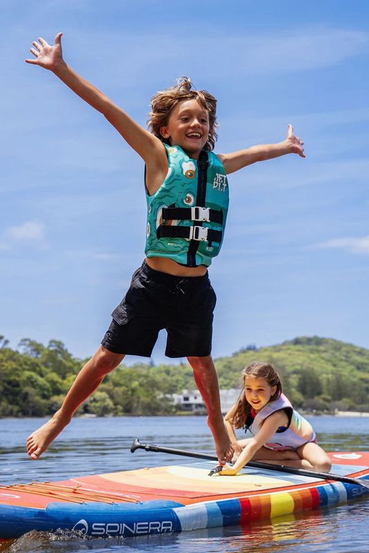Jetpilot Cause Boys F/E Youth Eco vest size 3-4 Green