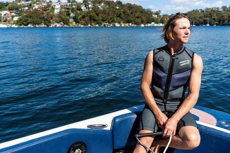 Wing Freestyle Barefoot S-less wetsuit SIZE MEDIUM, GREY