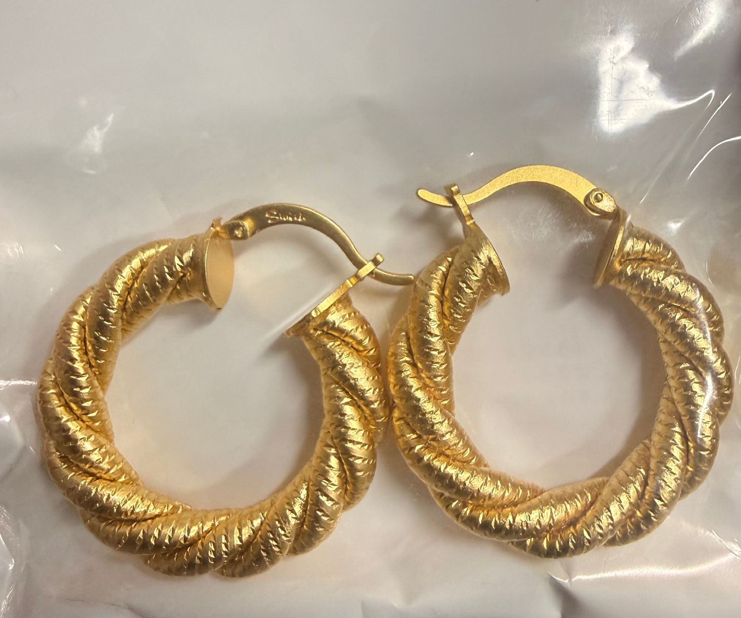 Twisted Round Plated Gold