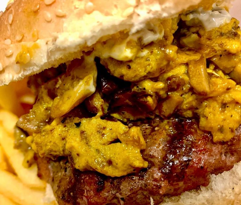 ROYAL BURGER