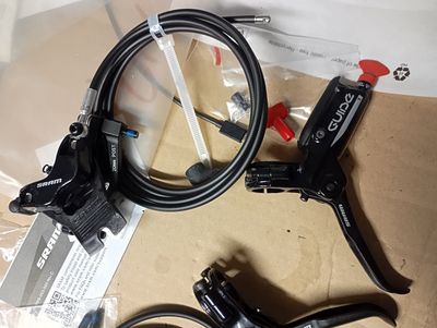 Sram Guide T Set Freni A Disco 4 Pistoni Nuovi.Set di freni Sram Guide T a 4 pistoni