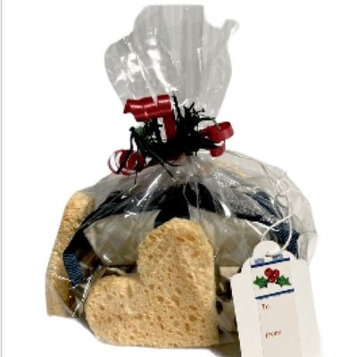 Gift Set Beauty Bath Spa Gift Basket Holiday Bath Soaps Heart Shaped Sponges Snowy Apple Scent