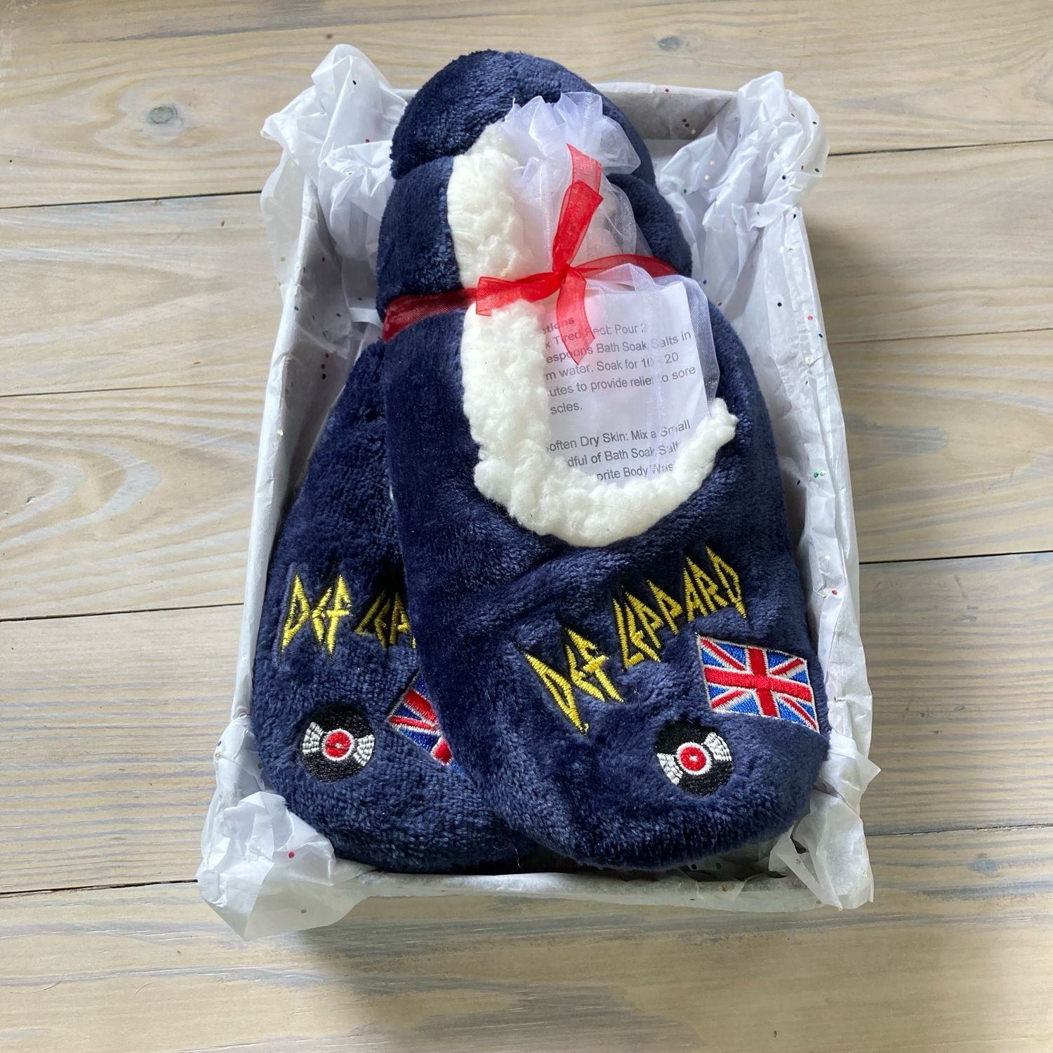 GIFT SET Def Leppard Slippers Womens 7 Calming FOOT SOAK Salt Mint Green Tea