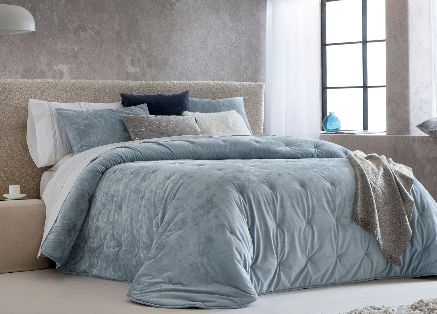EDREDÓN MIRABELLA AZUL (PARA CAMA DE 180 cm.)
