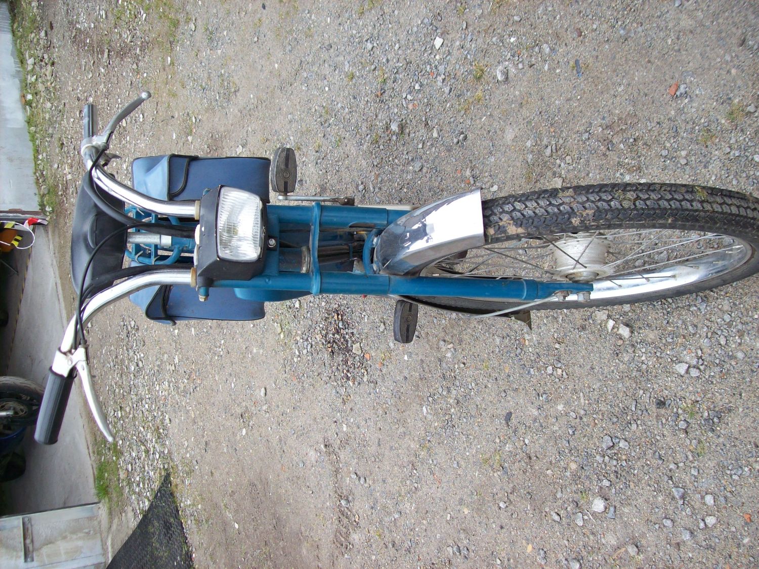 Mobylette  Peugeot 102 complète