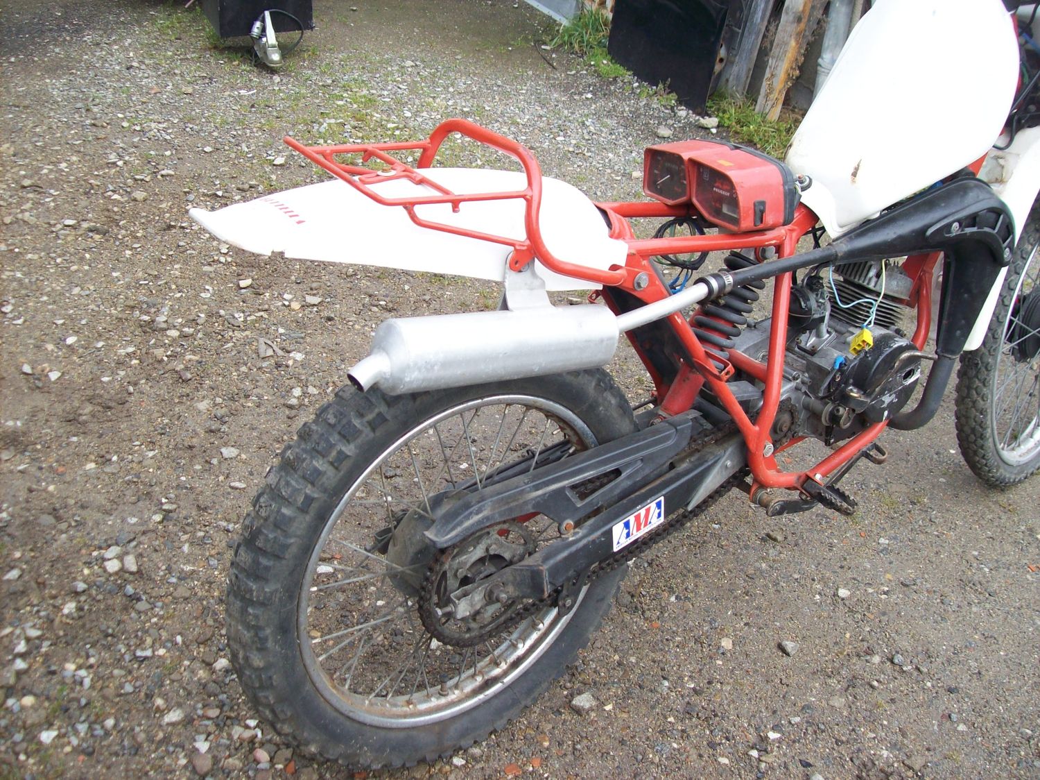 moto complète Peugeot xp9