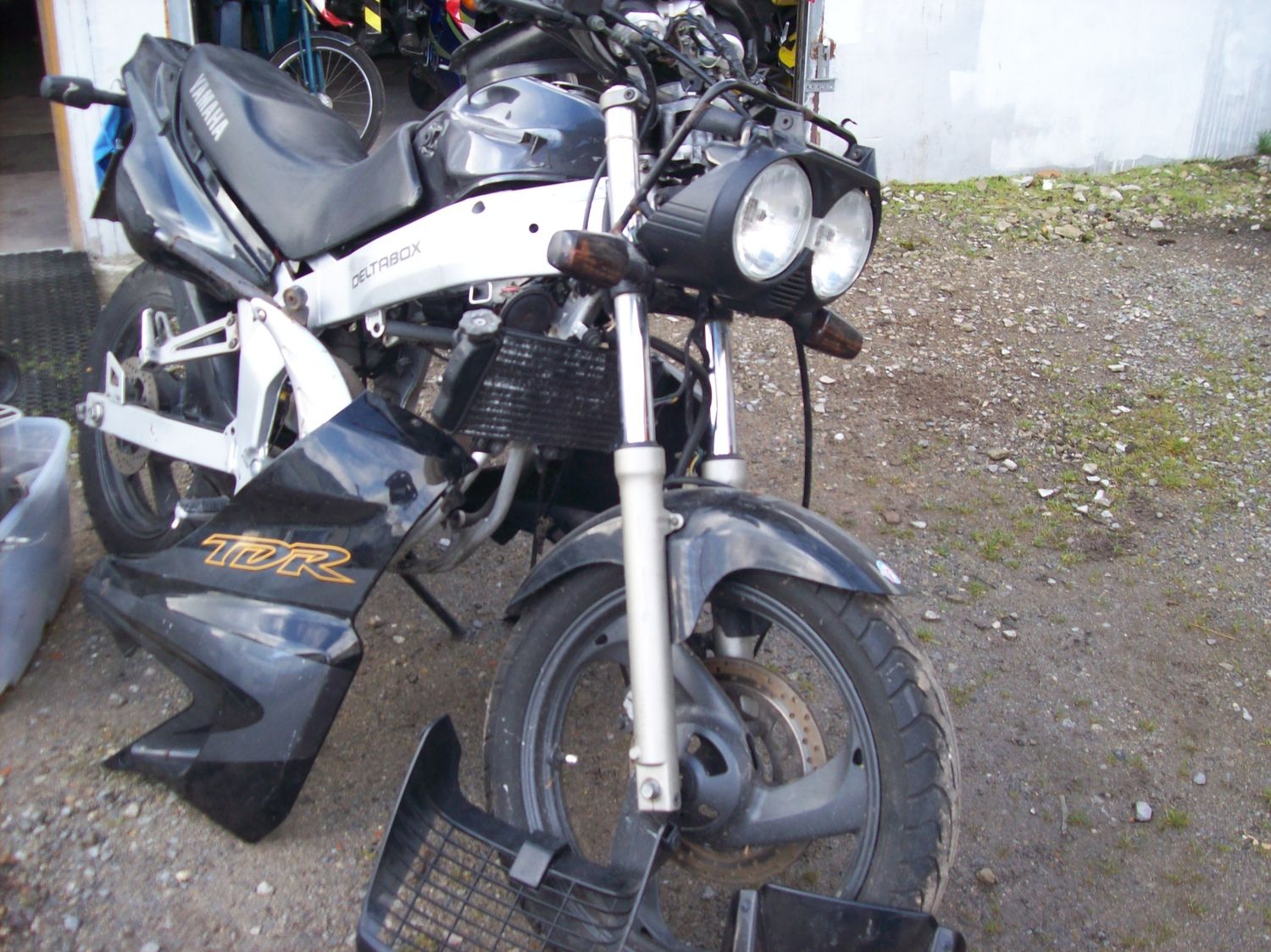 moto complète  Yamaha 125 dtr
