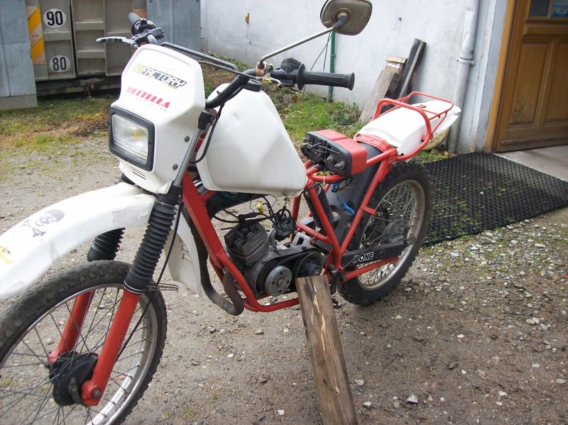 moto complète Peugeot xp9