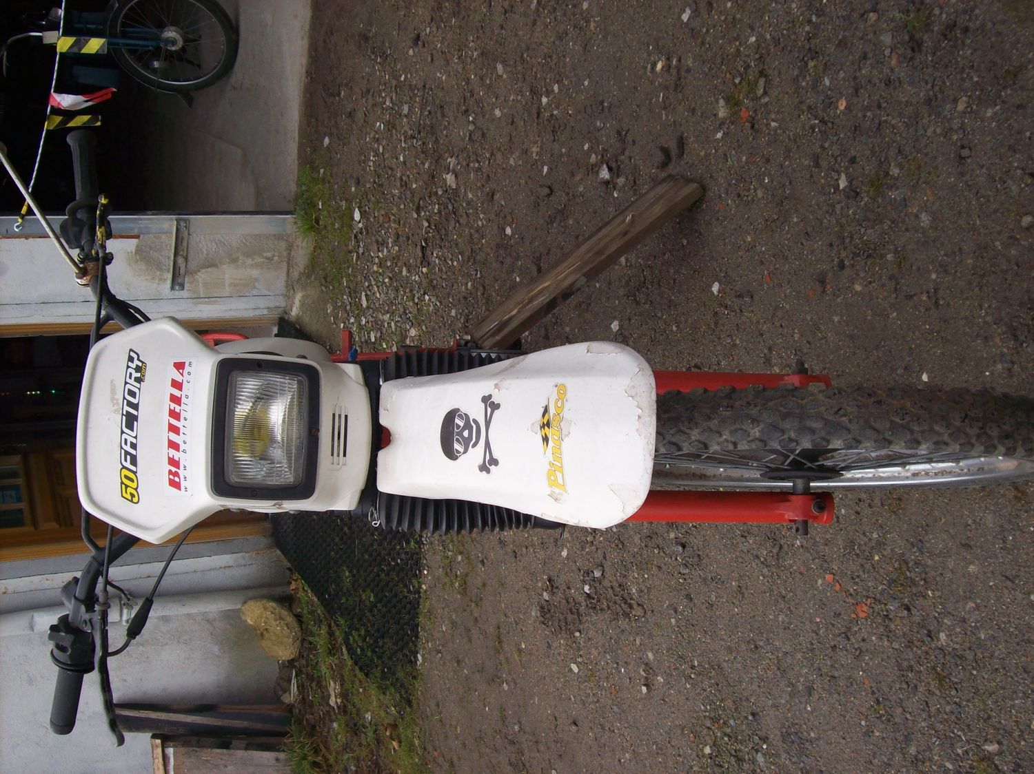 moto complète Peugeot xp9