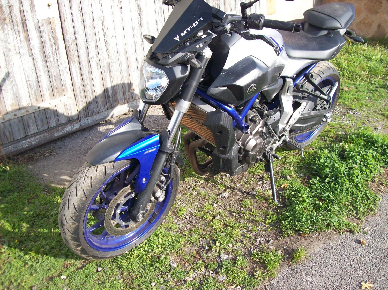 YAMAHA  MT07