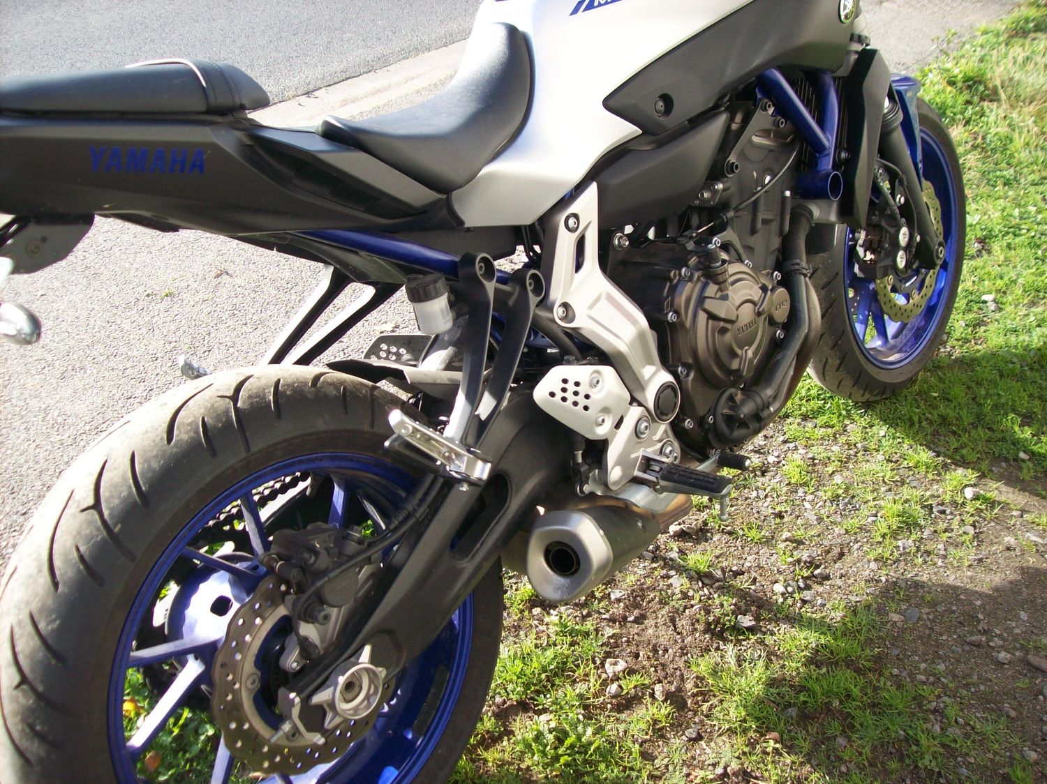 YAMAHA  MT07
