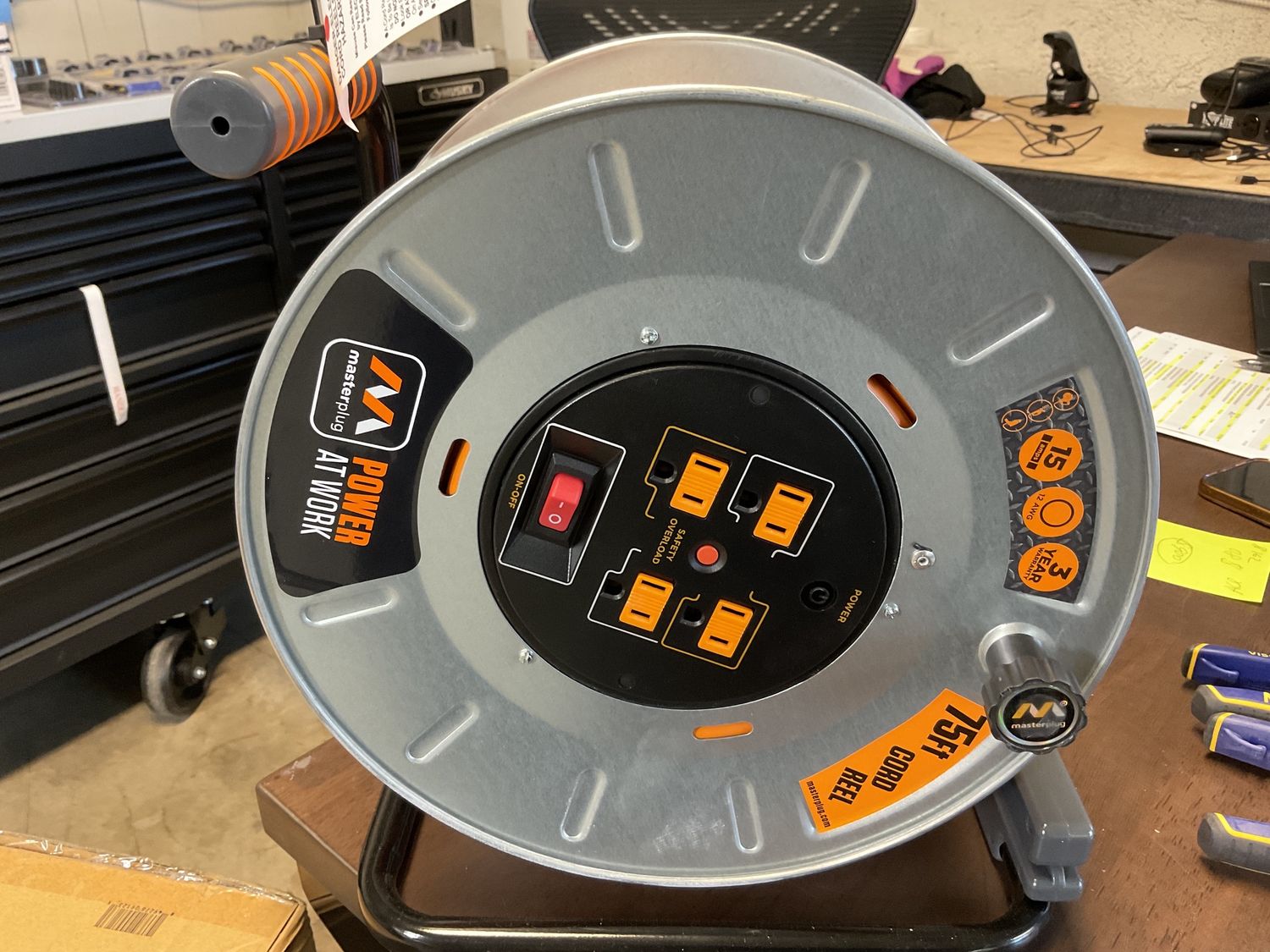 Master Plug 15AMP 75&#39; 12GA Extension Cord 4-socket Metal Reel