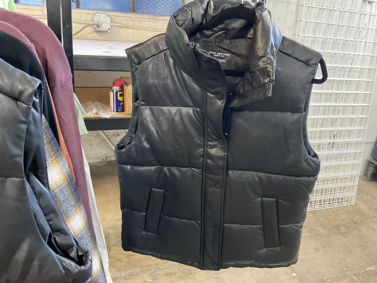 MARC NY BLK L VEST