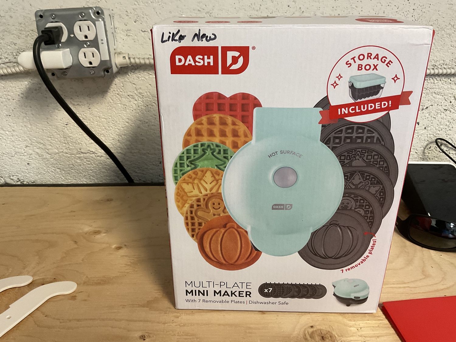 Dash Multi-Plate Mini Waffle Maker