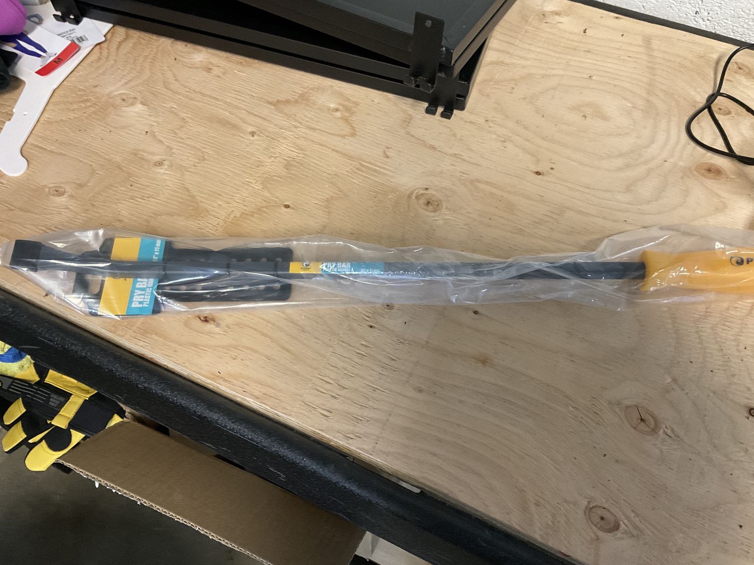 24&quot; Pry Bar with Handle 6/24