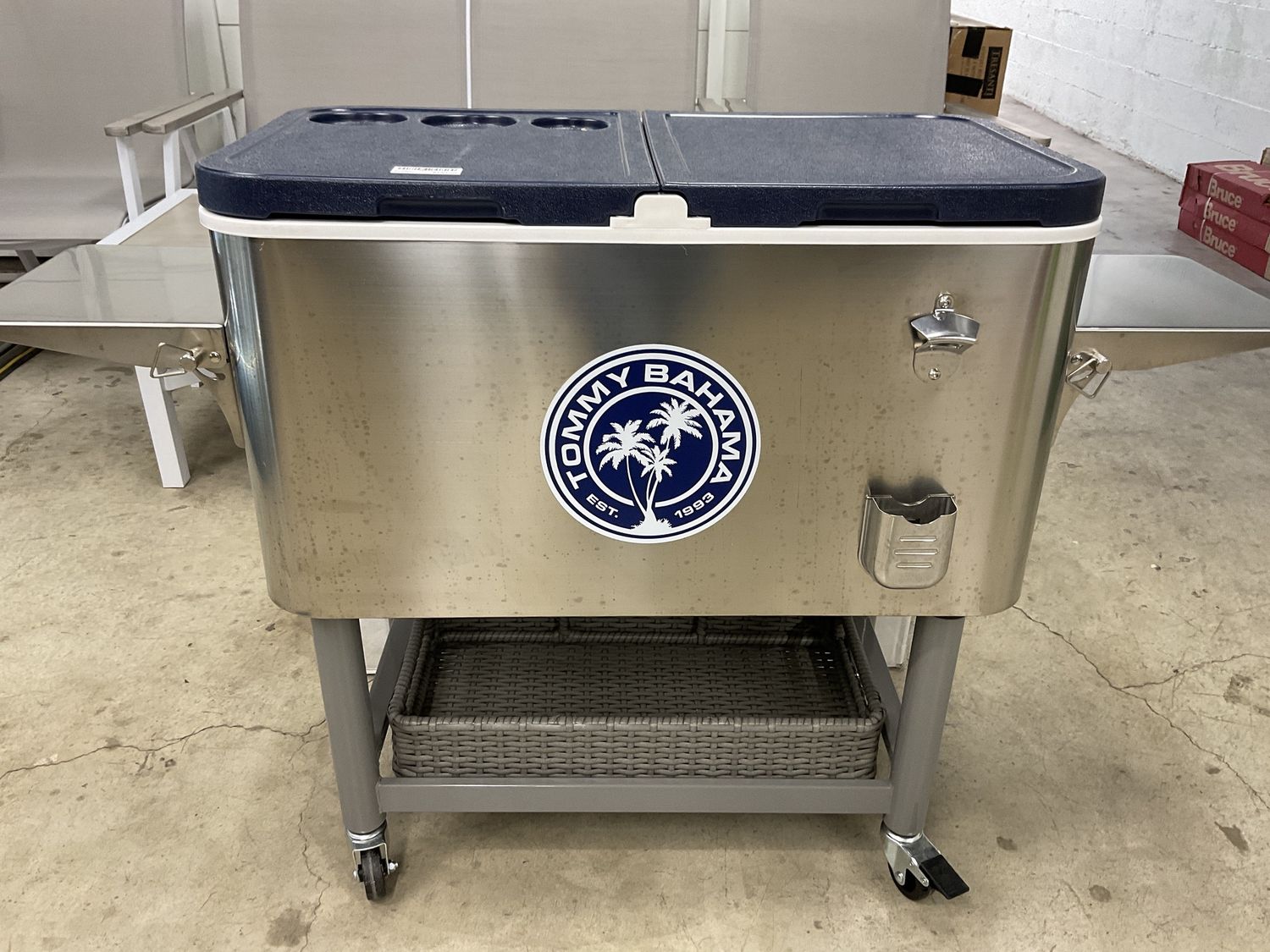 TOMMY BAHAMA 100QT