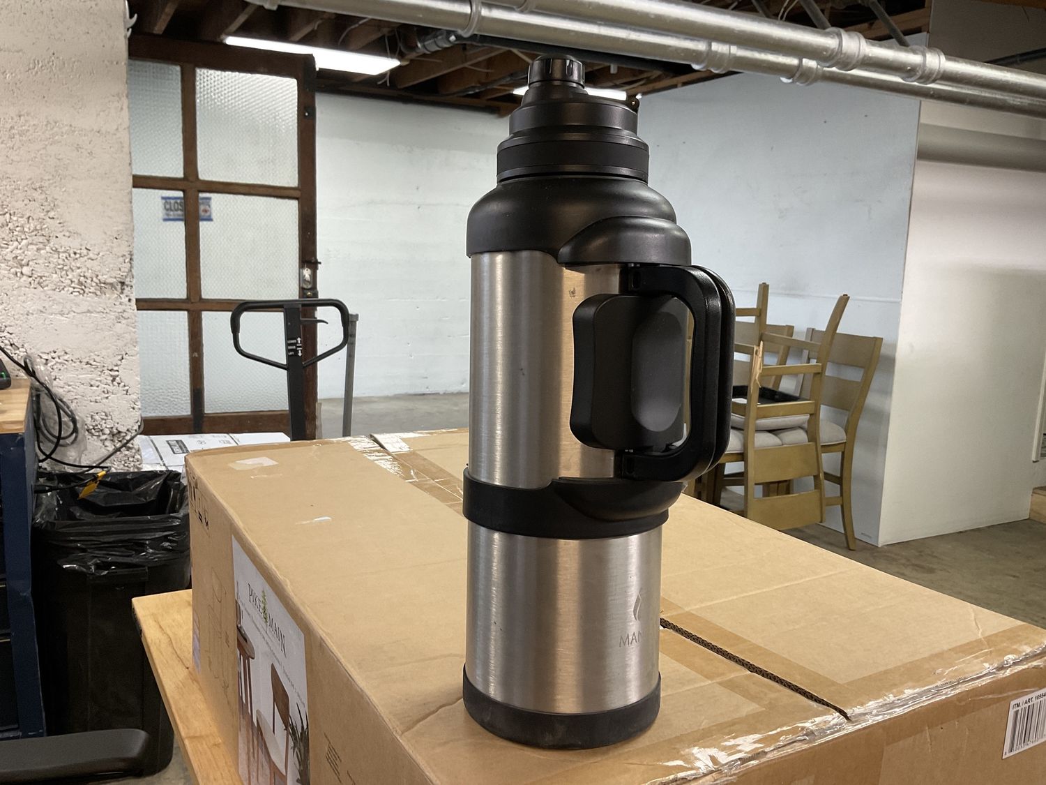 TITAN 4L JUG thermos
