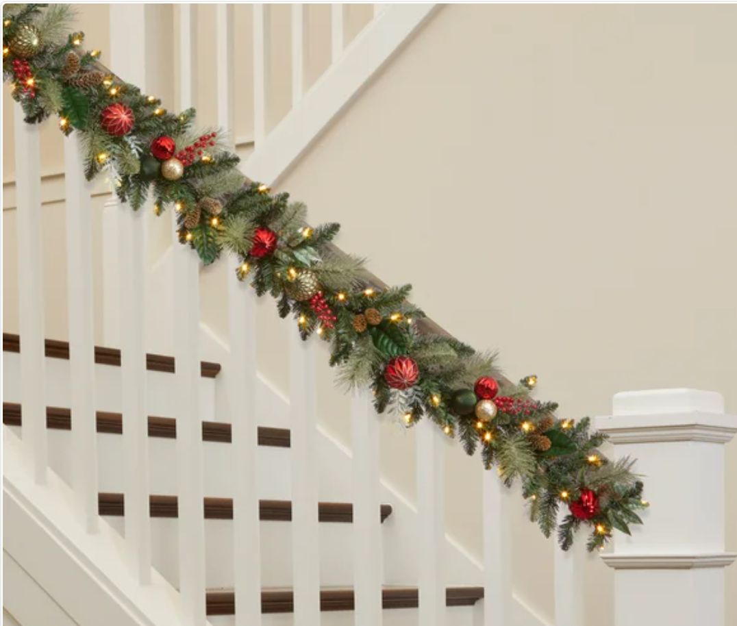 9&#39; Pre-lit LED Decorated Artificial Garland