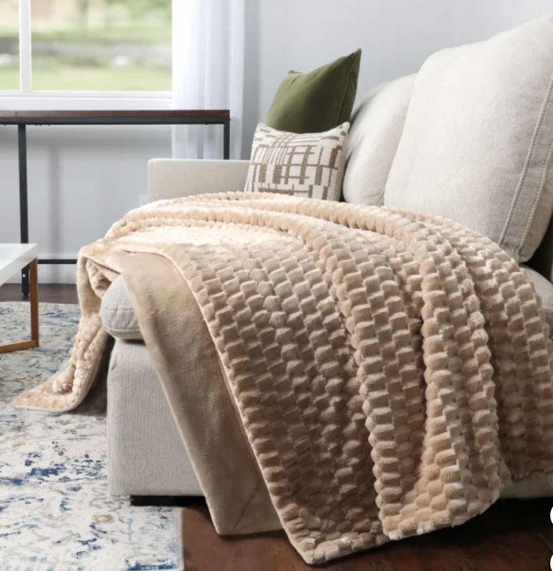 Life Comfort TEXTURED Faux Fur THROW- Retail- $15.99