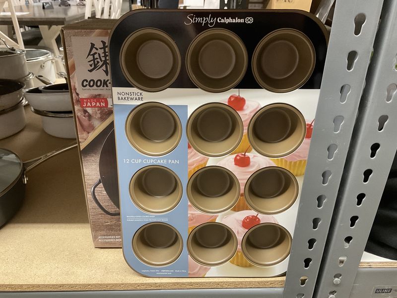 NonStick Bakeware Cupcake Pan 12 cup