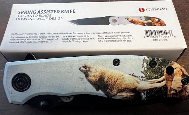 4&quot;/7.5&quot; Spring Assisted Tanto Black Blade Howling Wolf Design Pocket Knife with clip