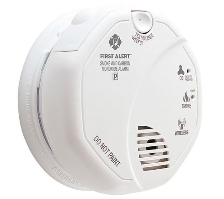 First Alert ZCOMBO Battery-Powered Electrochemical/Photoelectric Smoke and Carbon Monoxide Detector