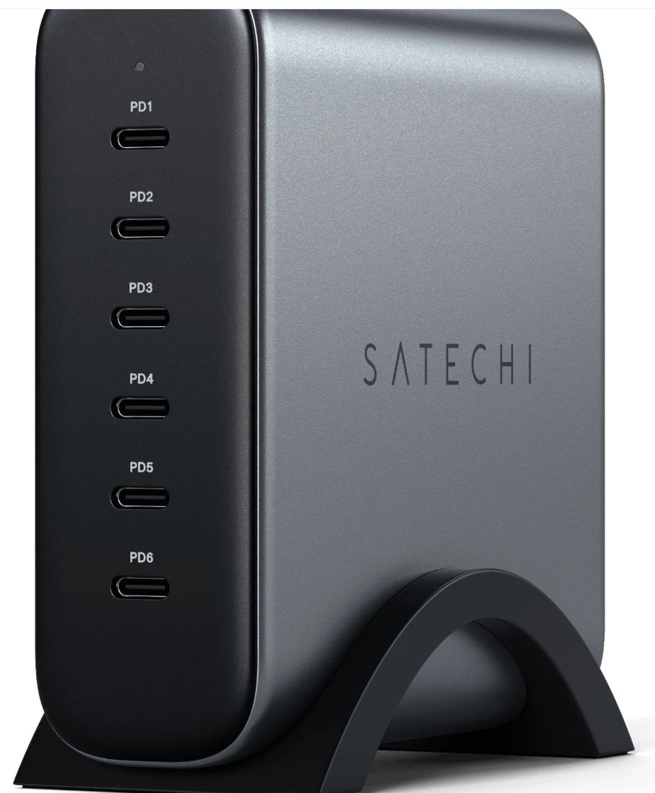 Satechi 145 W USB Charger Bundle