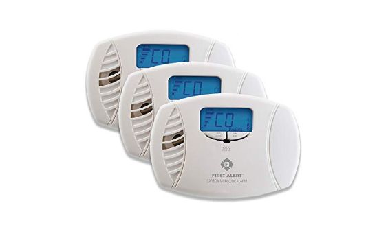 FIRST ALERT Dual-Power Plug-in Carbon Monoxide Detector with Battery Backup and Digital Display ,each